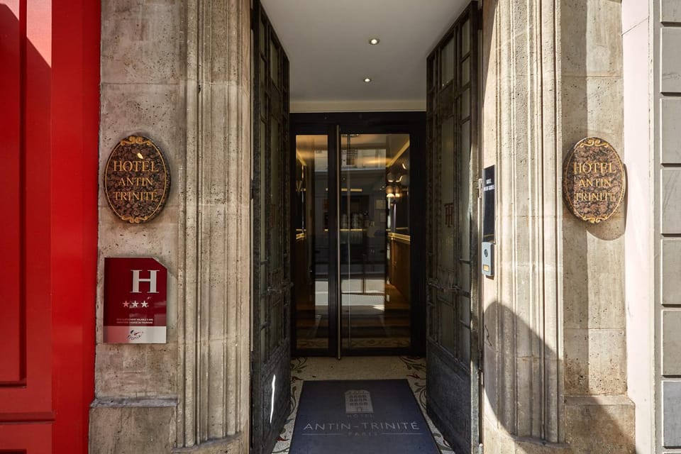Facade/entrance