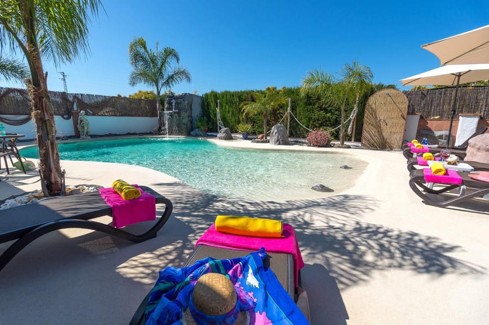 On site, Swimming pool, Swimming pool