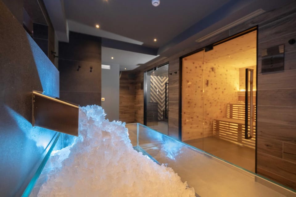 Spa and wellness centre/facilities, Swimming pool