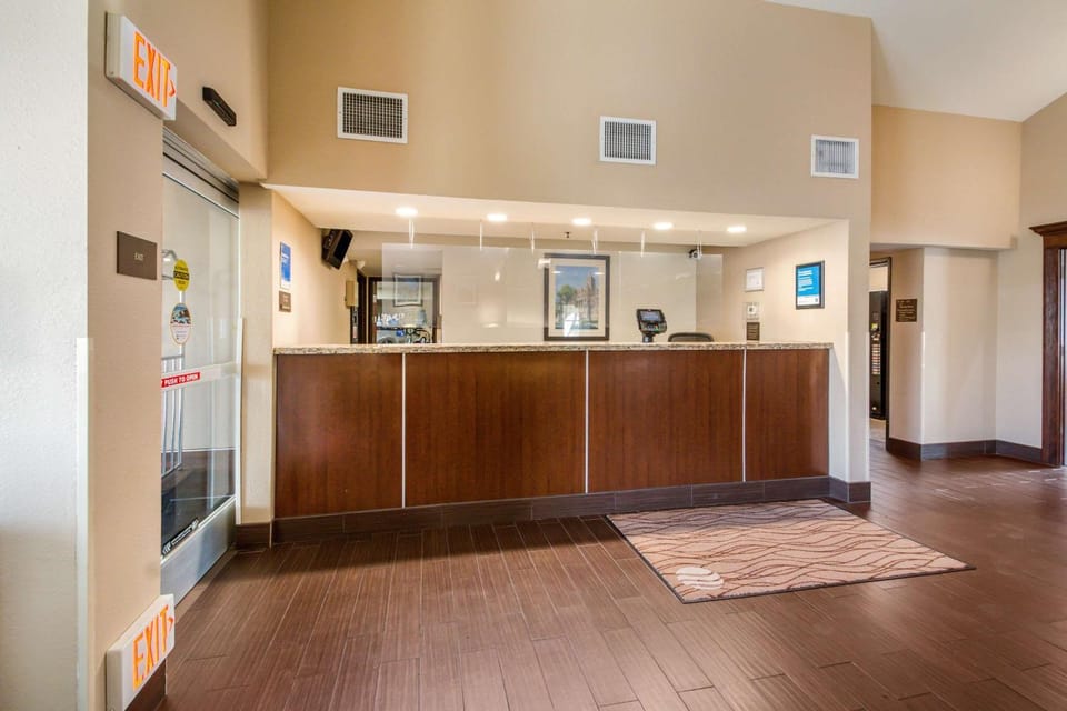 Lobby or reception, On site