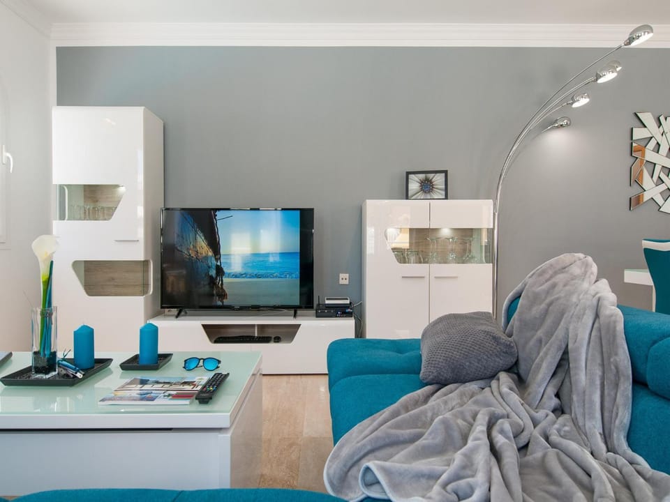 TV and multimedia, Seating area