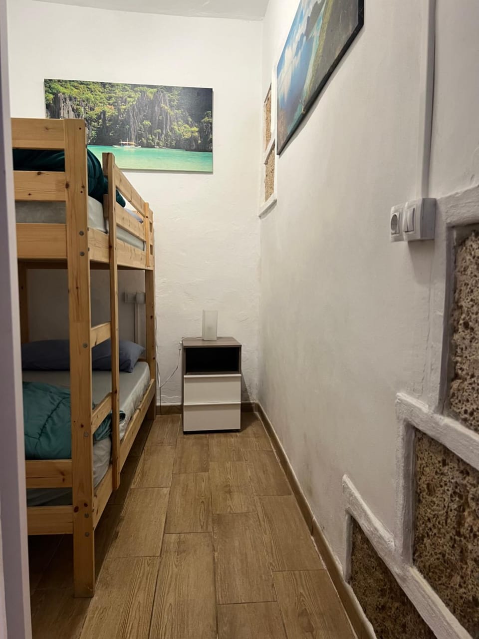 Bedroom, bunk bed