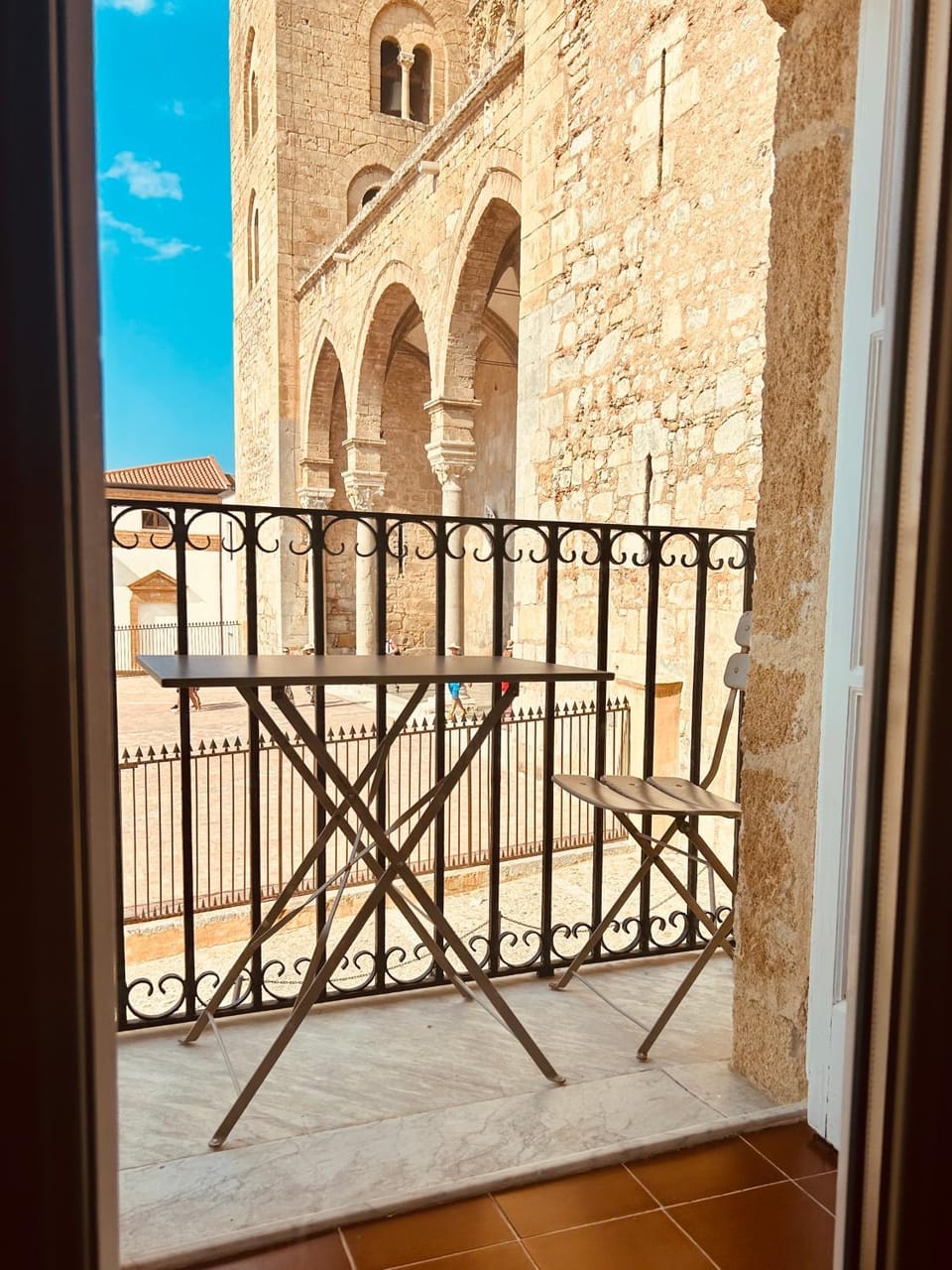 View (from property/room), Balcony/Terrace, Landmark view