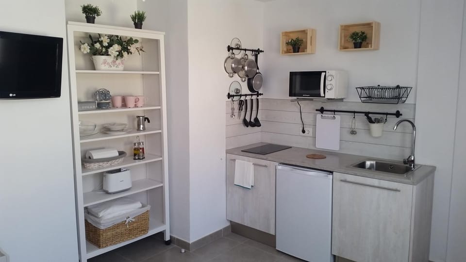 Avenue Study Apartment in Abona