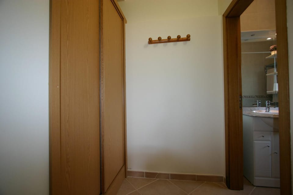 Bedroom, storage, wardrobe