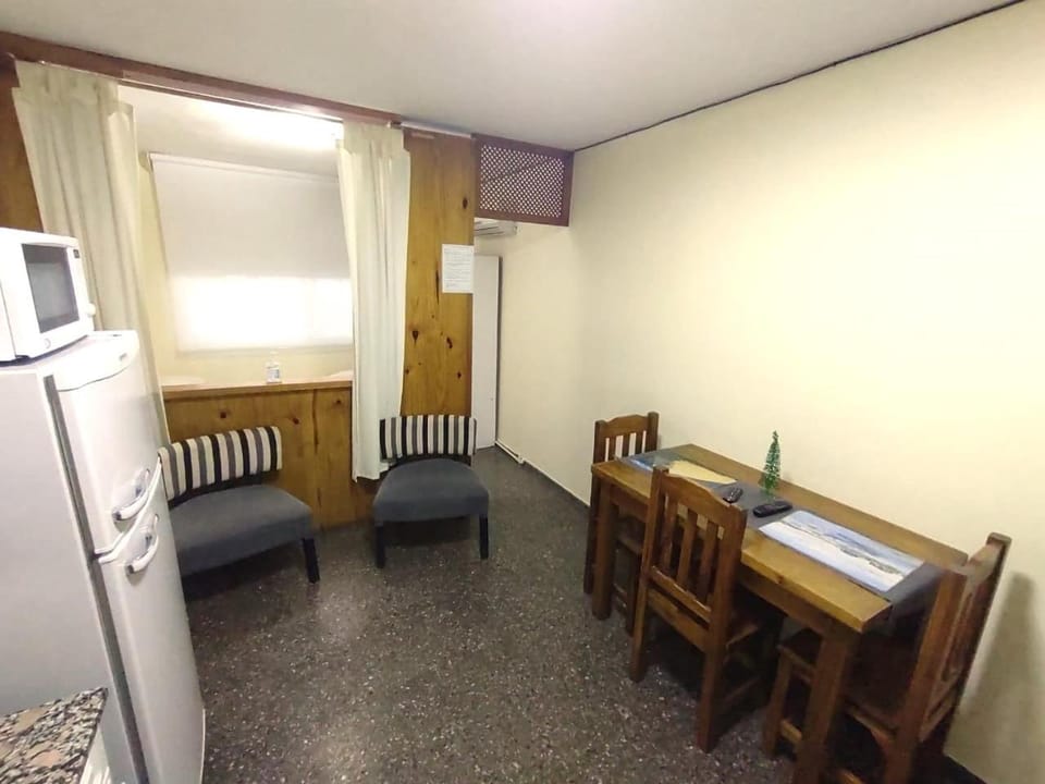 Living room, Seating area, Dining area, air conditioner