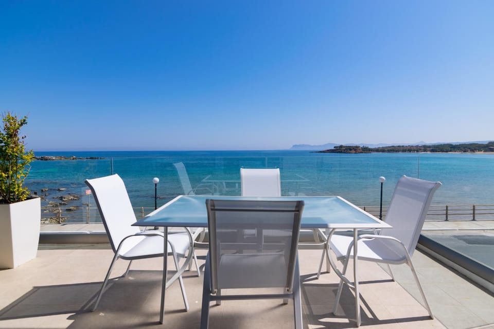 Patio, Day, Natural landscape, View (from property/room), Balcony/Terrace, Seating area, Dining area, Sea view