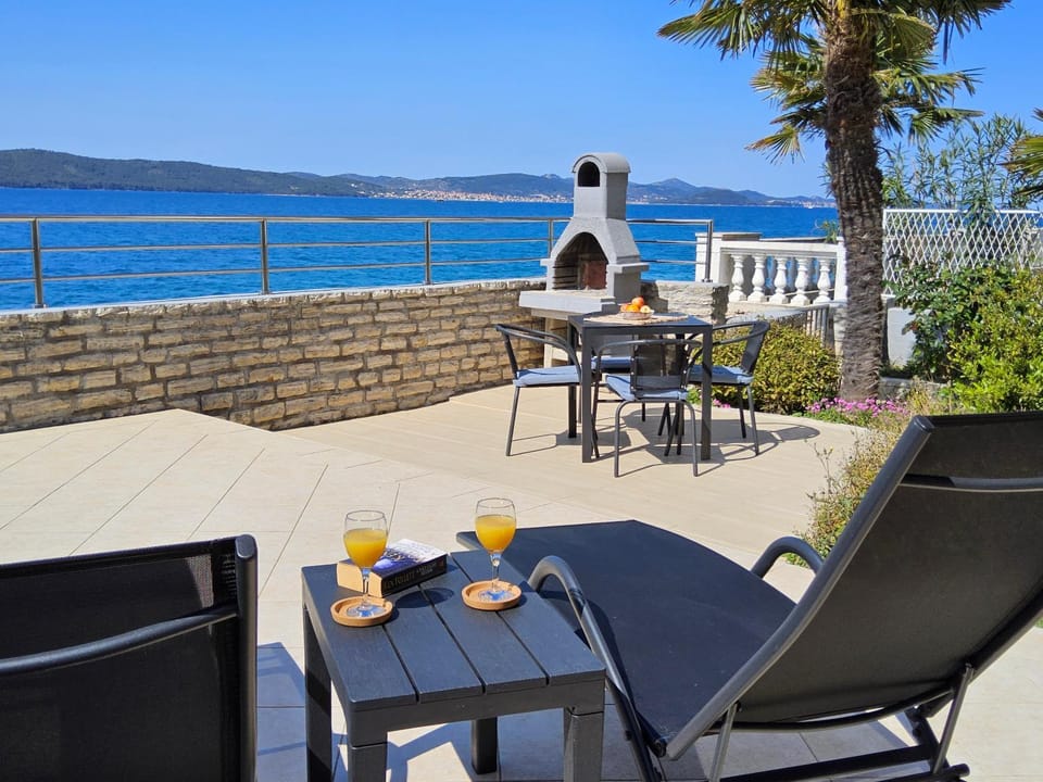 Sea view, sunbed