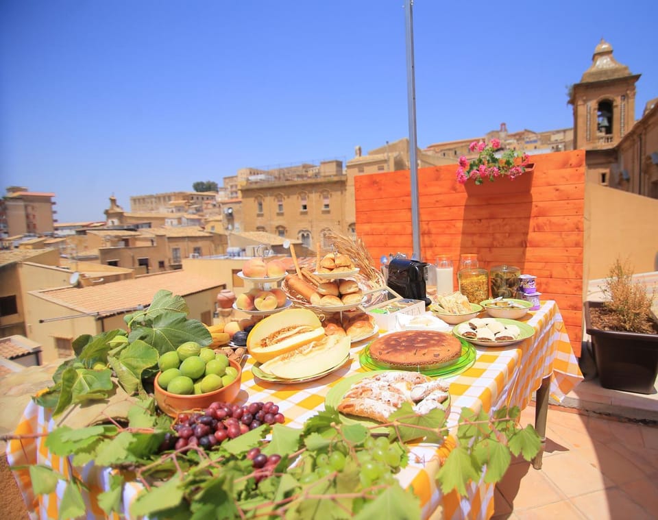 Garden, Balcony/Terrace, Buffet breakfast