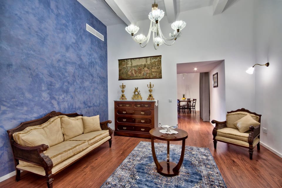 Living room, Seating area