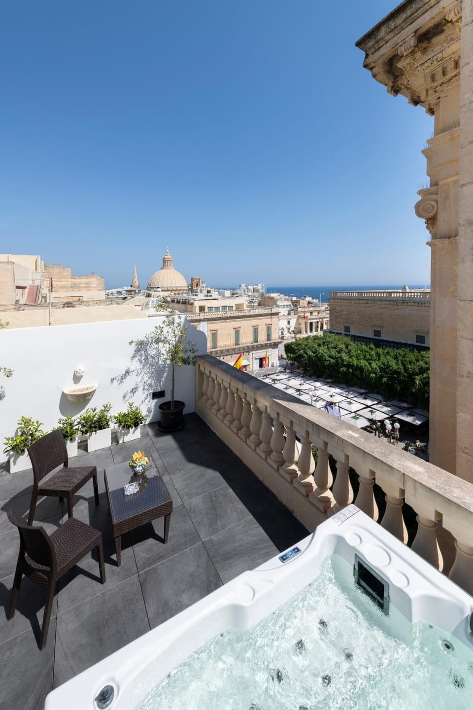 Patio, Balcony/Terrace, Pool view, Sea view