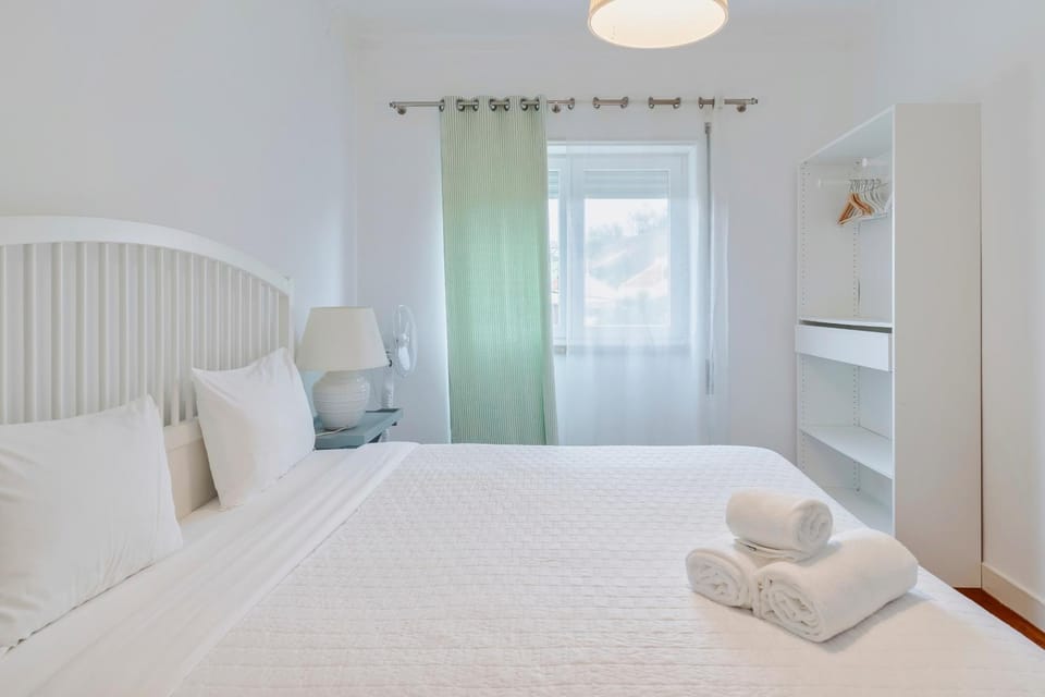 Bed, Photo of the whole room, Bedroom, towels, wardrobe