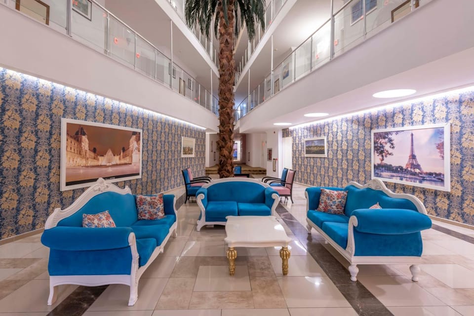 Lobby or reception, Decorative detail, Seating area