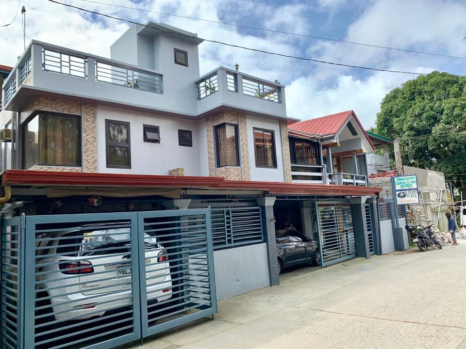 Alzeah's Place Room for Rent Bed and Breakfast in Tagaytay