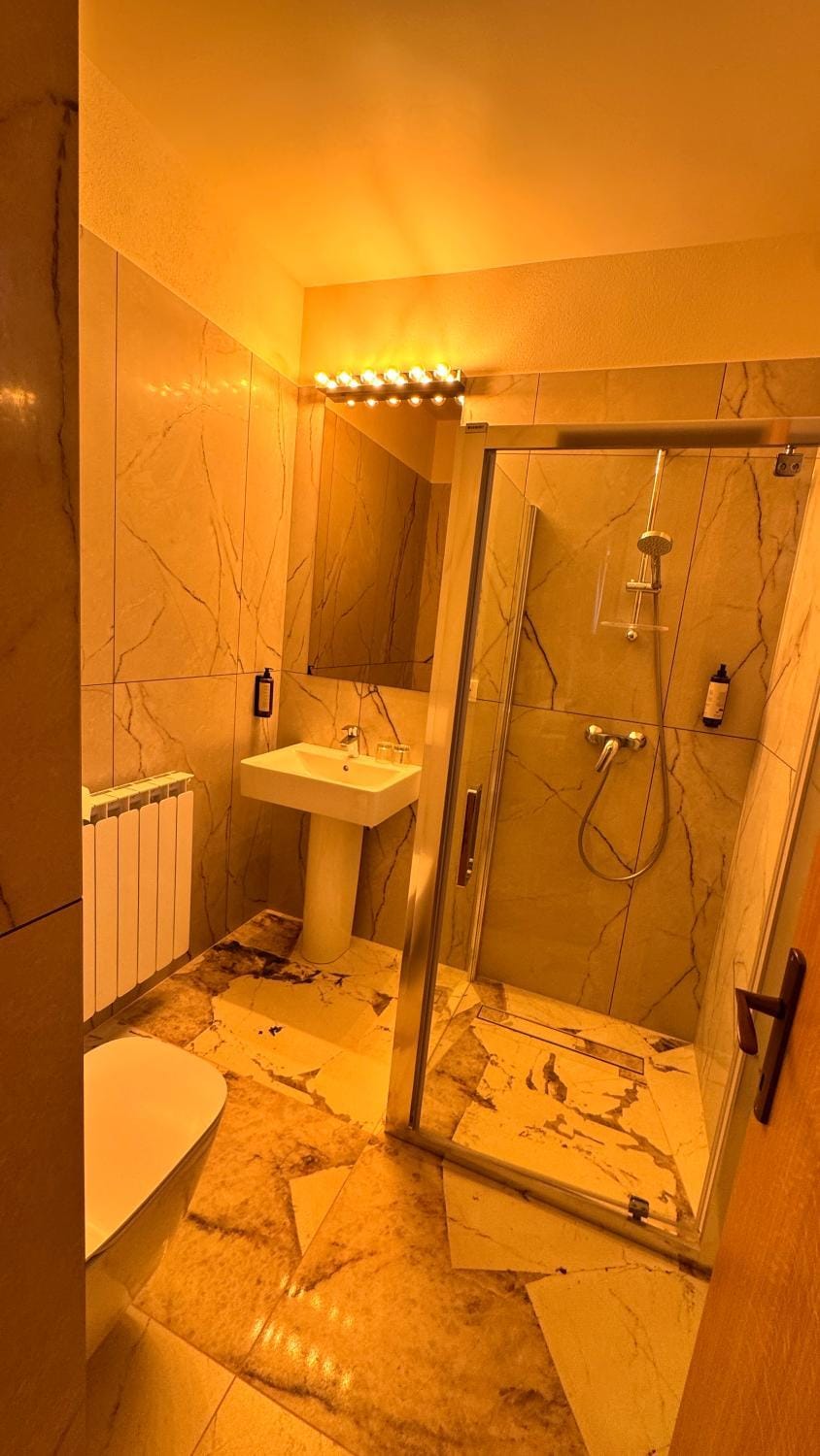 Pensiunea Imperial Bed and Breakfast in Romania