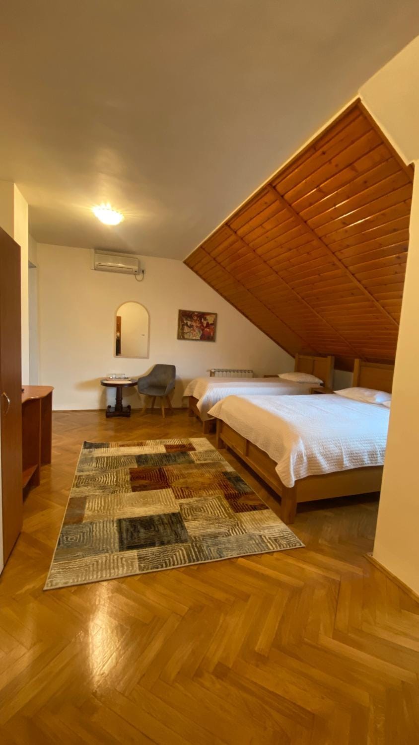 Pensiunea Imperial Bed and Breakfast in Romania