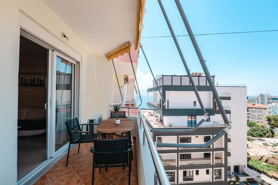 Balcony/Terrace, City view