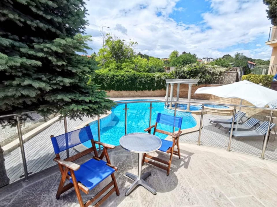 Property building, Balcony/Terrace, Lobby or reception, Swimming pool