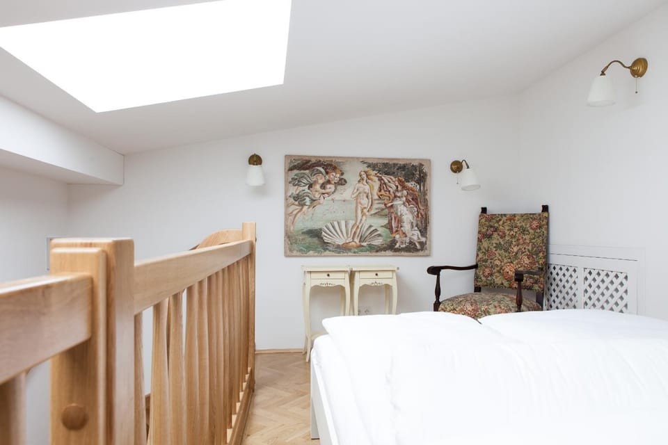 Photo of the whole room, Decorative detail, Bedroom