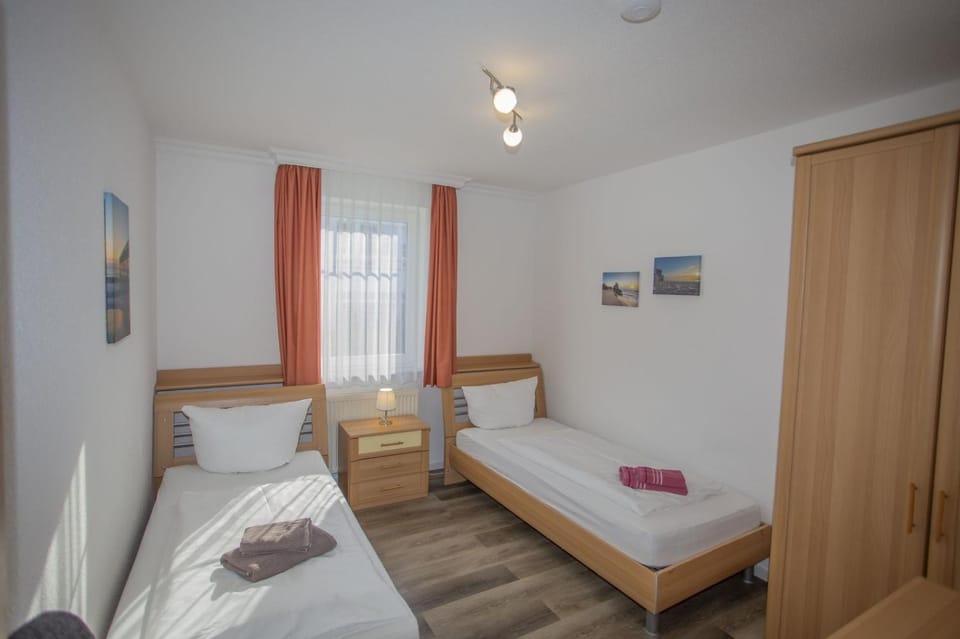 Bed, Photo of the whole room, Bedroom, towels, wardrobe