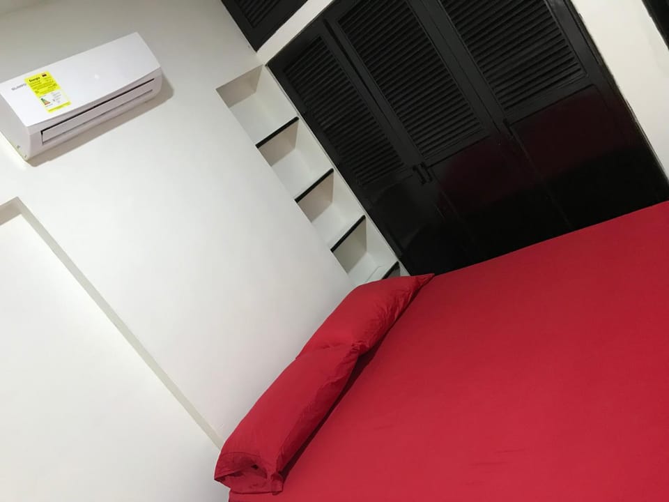 Bed, Photo of the whole room, Bedroom, air conditioner