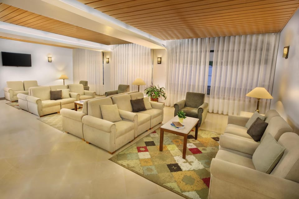 Communal lounge/ TV room, TV and multimedia, Living room, Seating area