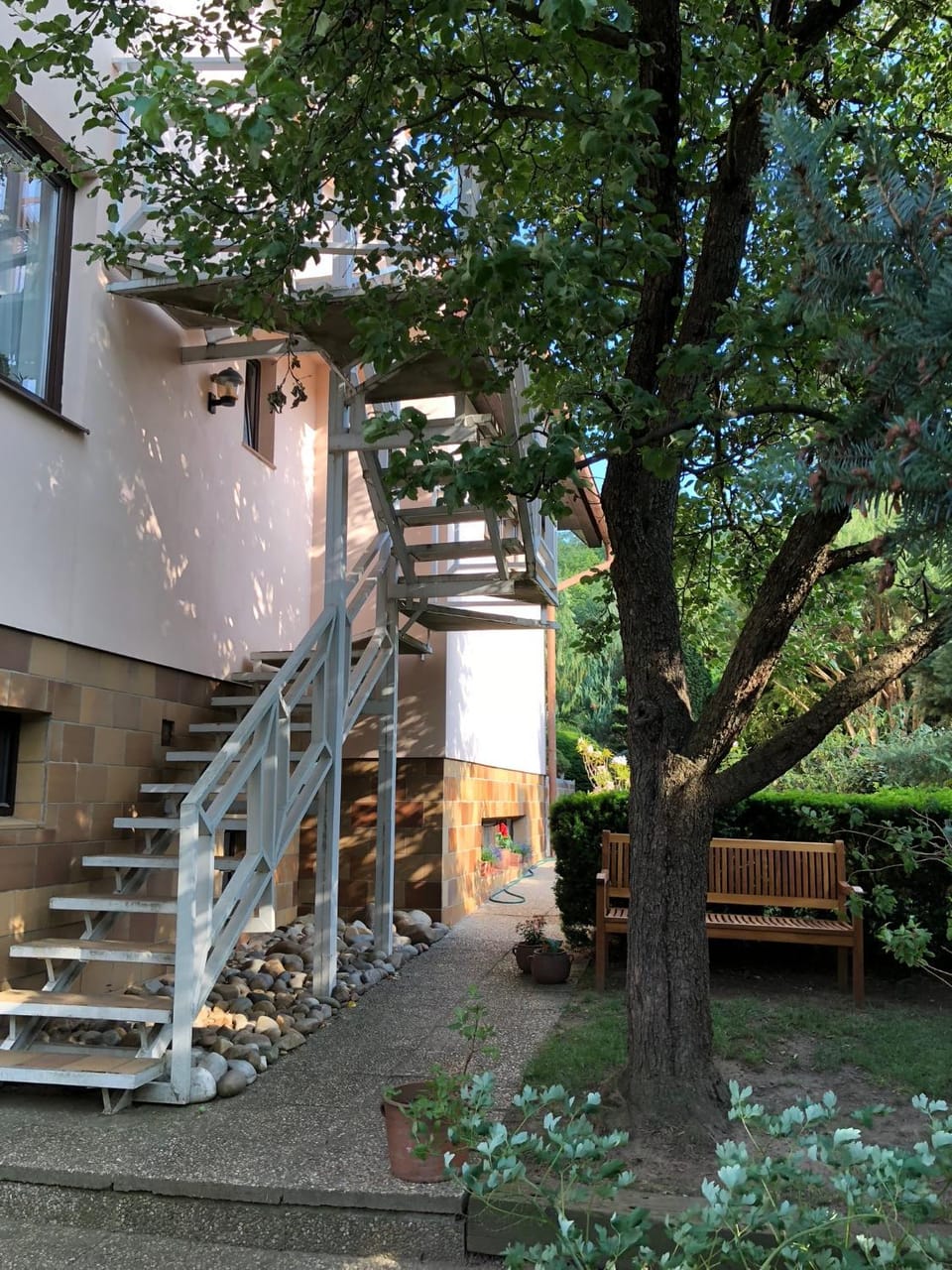 Property building, Facade/entrance, Day, Garden, Garden view