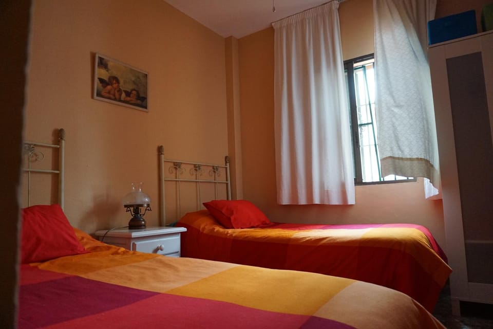 Photo of the whole room, Decorative detail