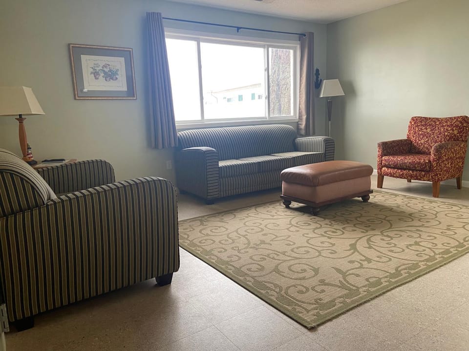 View (from property/room), Living room, Lake view