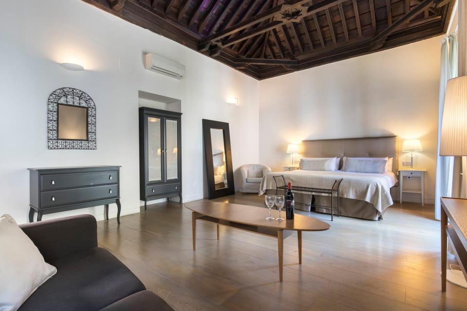 View (from property/room), Living room, Photo of the whole room, Decorative detail, Bedroom