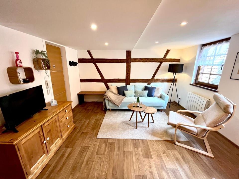 Living room, Lobby or reception, Seating area, Dining area
