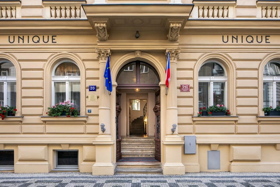Property building, Facade/entrance
