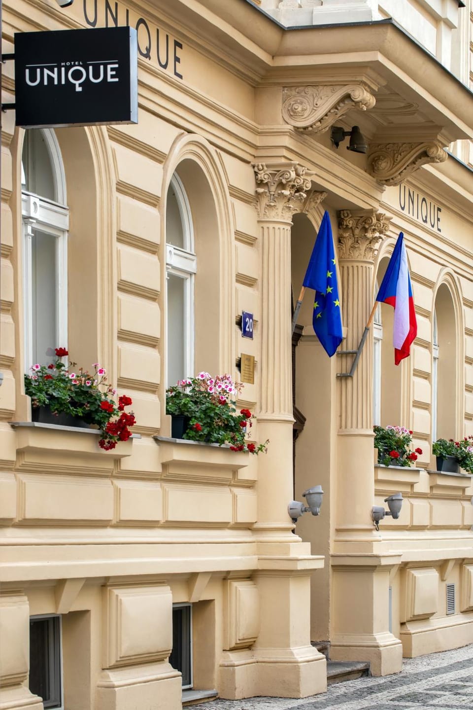 Property building, Facade/entrance