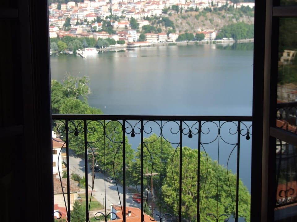 Natural landscape, View (from property/room), Balcony/Terrace, City view, Lake view, Location