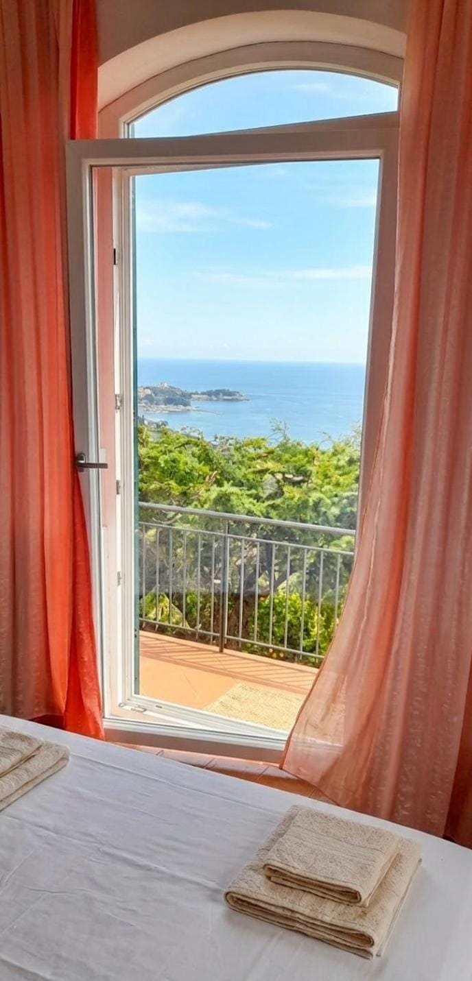 Ai Canarbin - colline di Lerici Bed and Breakfast in Province of Massa and Carrara