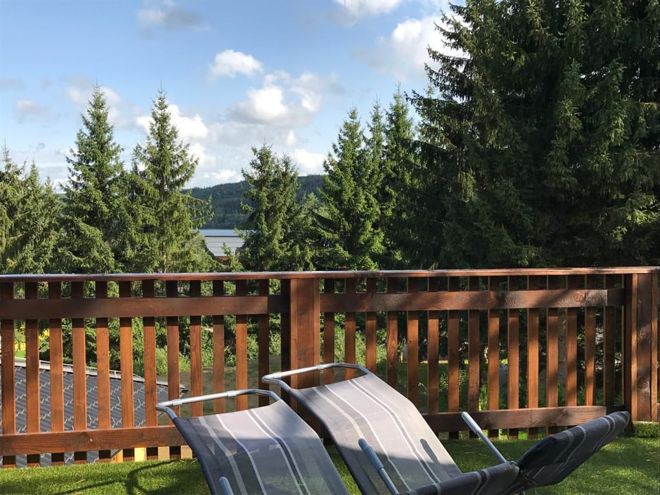 BBQ facilities, Balcony/Terrace, Seating area, Garden view, Lake view, Mountain view