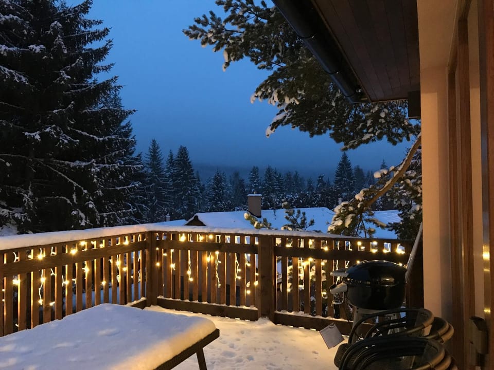 Balcony/Terrace, Garden view, Lake view, Mountain view