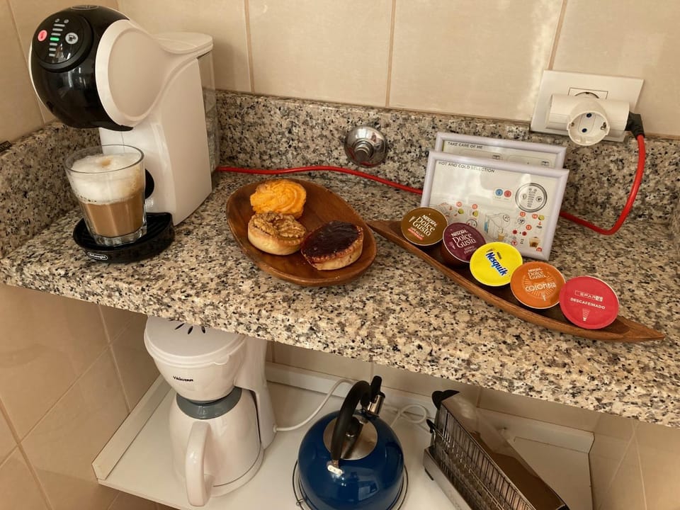 Coffee/tea facilities