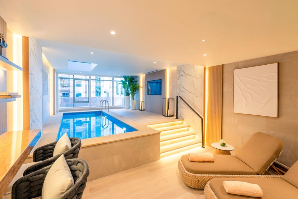 Swimming pool, Swimming pool
