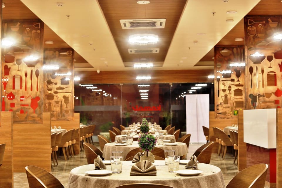 Restaurant/places to eat, Breakfast, Buffet breakfast