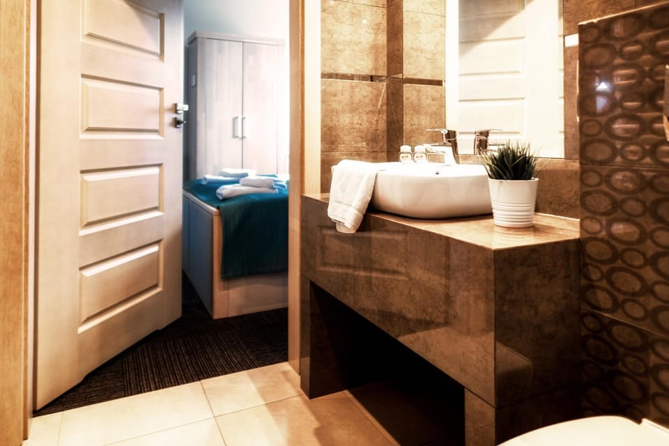 Bathroom, Photo of the whole room