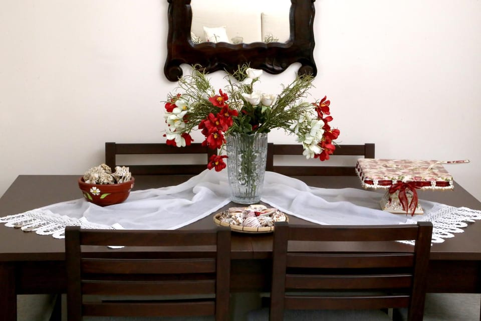 Living room, Banquet/Function facilities, Seating area, Dining area