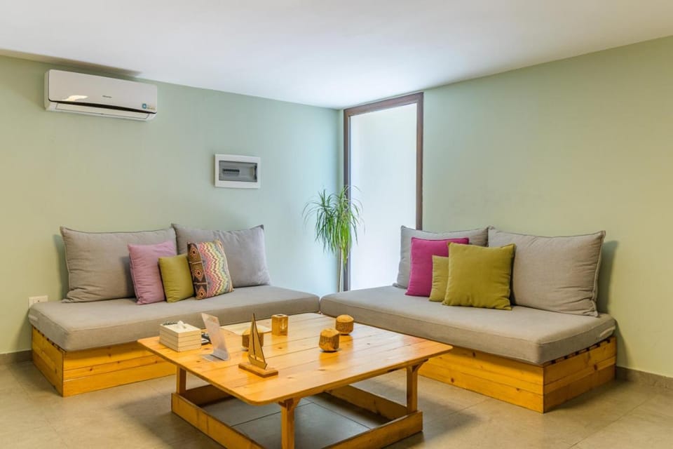 Old Town Guesthouses-Batroun Bed and Breakfast in Africa