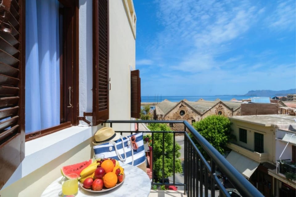 View (from property/room), Balcony/Terrace, Sea view, Quiet street view