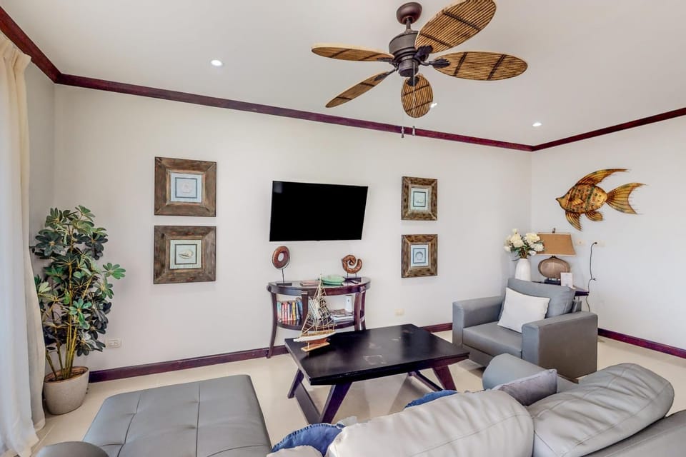 Diamante del Sol 402S Apartment in Jaco