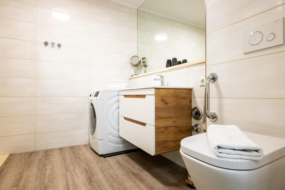 Exklusive Ferienwohnung am Südstrand mit Meerblick & Balkon Wohnung 10 Apartment in Wilhelmshaven