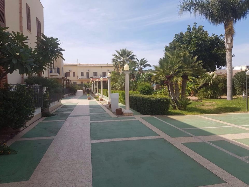 Property building, Garden
