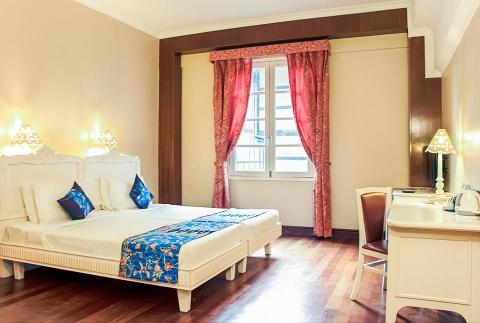 TV and multimedia, Photo of the whole room, Bedroom