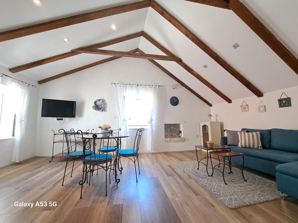 Studio apartman u renesansnoj vili Apartment in Vis