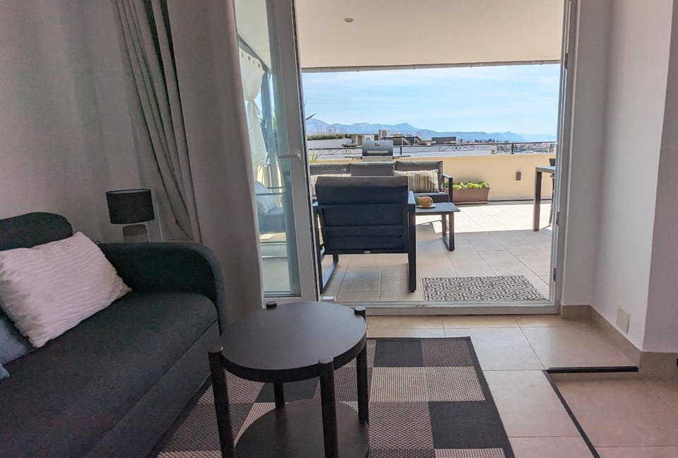 Balcony/Terrace, Living room